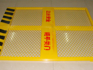 電梯門